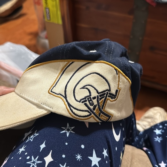St. Louis Rams hat - Picture 2 of 4